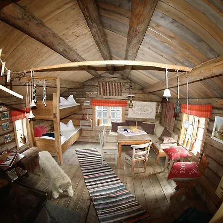 Casa de Férias Svartbakken Hytter